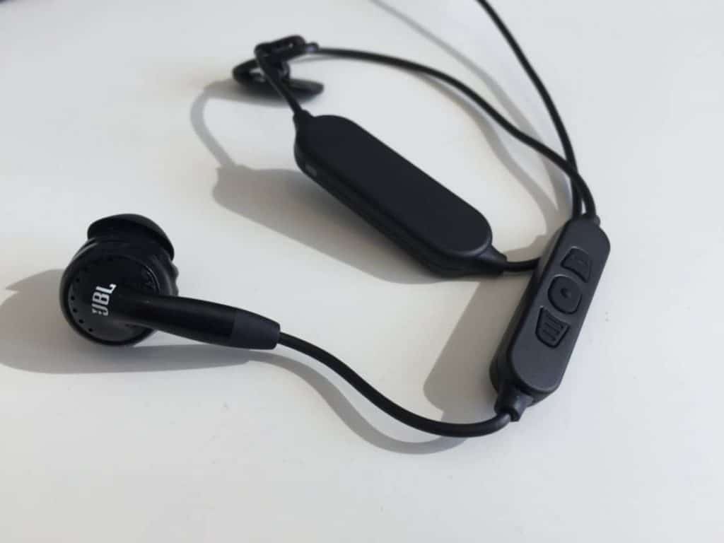 jbl inspire 500 tradloes bluetooth in ear headset til sport batteri og fjernbetjening